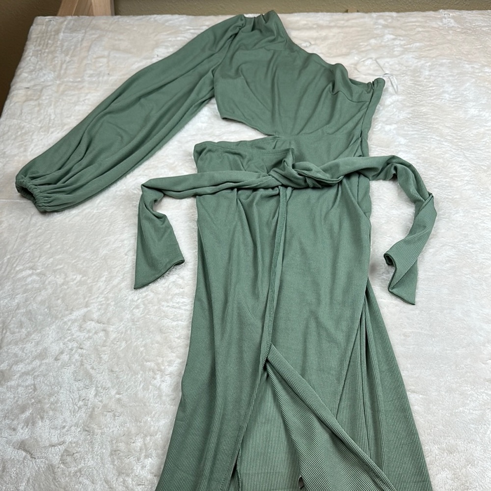 Hello Molly Green One Shoulder Wrap Gown - Picture 4 of 8